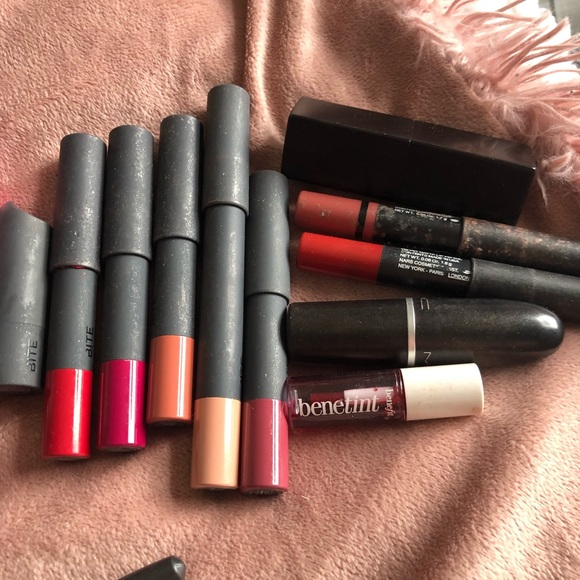 36 LIPSTICKS/LIQUID MOSTLY MATTE INCLUDING YSL, KYLIE, UD, TARTE - Worth +$700 - Picture 12 of 13